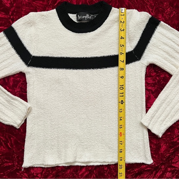 Vintage Accomplice Cropped Crew Neck Sweater - Picture 10 of 10